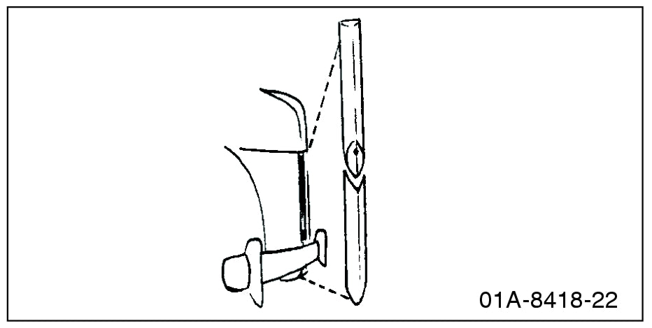 GRILLE CENTER STRIP - 40 DLX PASS
