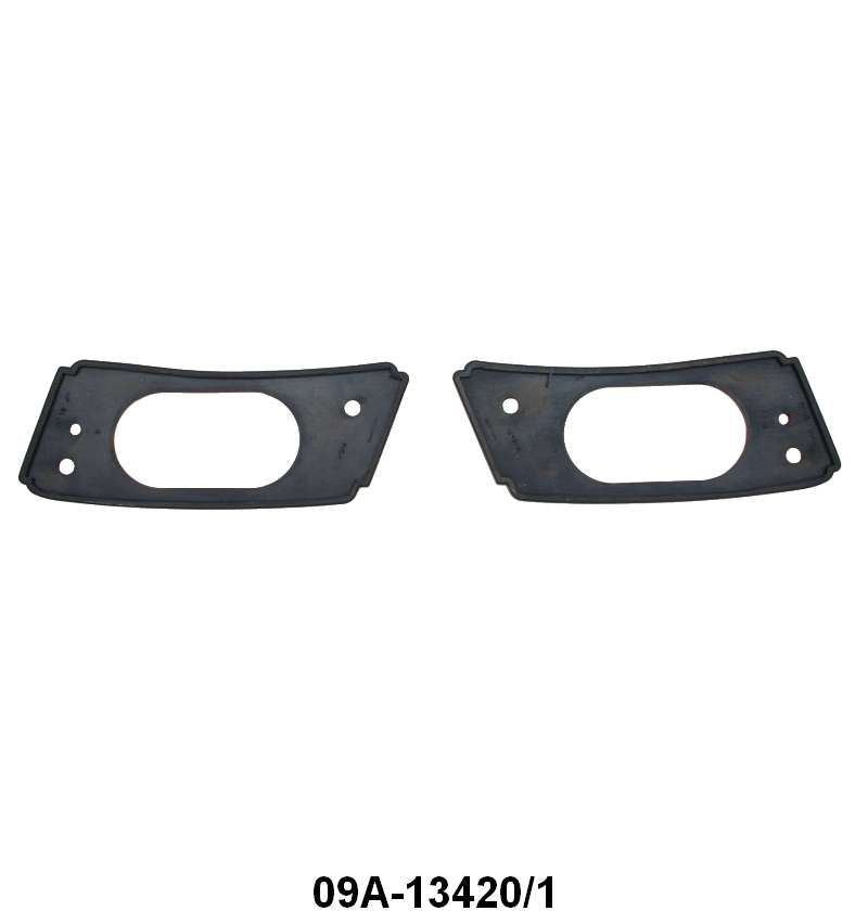 TAIL LIGHT TO FENDER PADS - 40 MERCURY