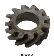 CAMSHAFT OIL PUMP DRIVE GEAR - 32-53 PASS/PICKUP V8, WITHOUT FLAT SPOT ON GEAR