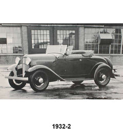BLACK AND WHITE PICTURES - 32 ROADSTER 3/4 FRONT VIEW