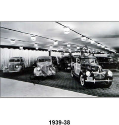 BLACK AND WHITE PICTURES - 39 SHOWROOM WITH STATION