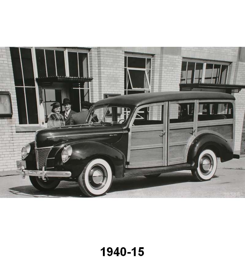 BLACK AND WHITE PICTURES - 40 DELUXE STATION WAGON