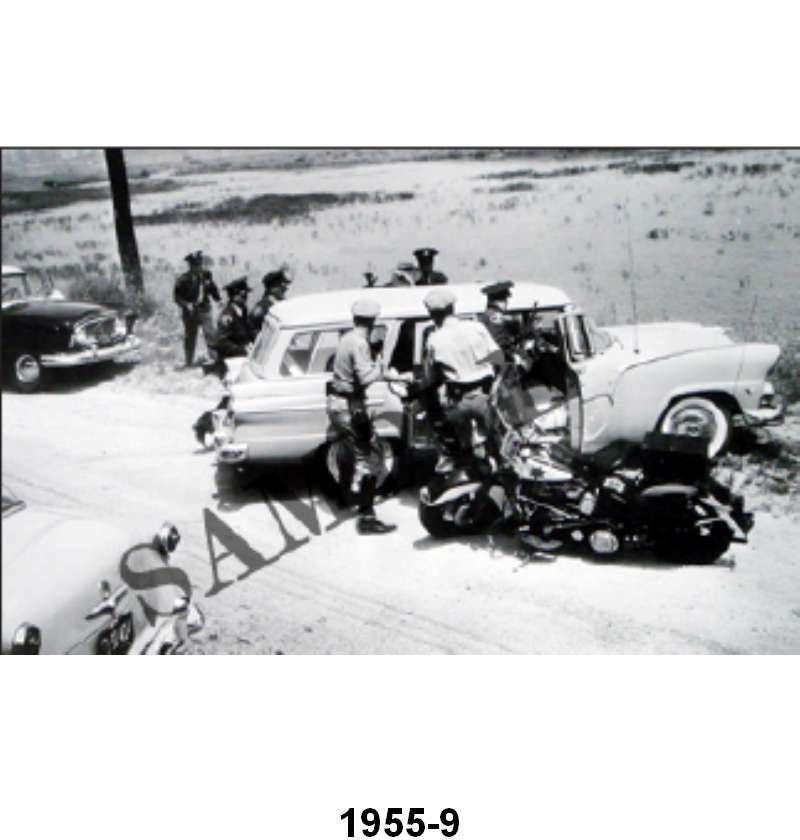 BLACK AND WHITE PICTURES - 55 FORD WAGON WITH POLICE