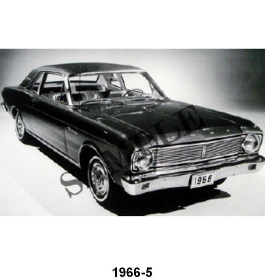 BLACK AND WHITE PICTURE - 66 FUTURA SPORTS CPE