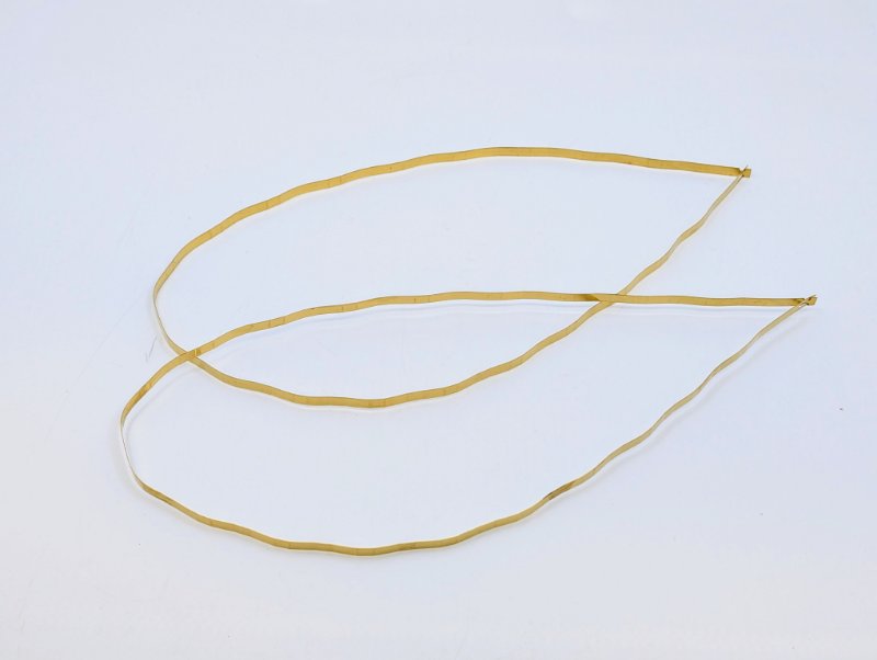 HEADLIGHT LENS GASKET RETAINING BAIL - 37-39 PASSENGER