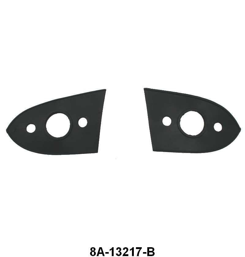 PARK LIGHT TO FENDER PADS - 49 PASSENGER