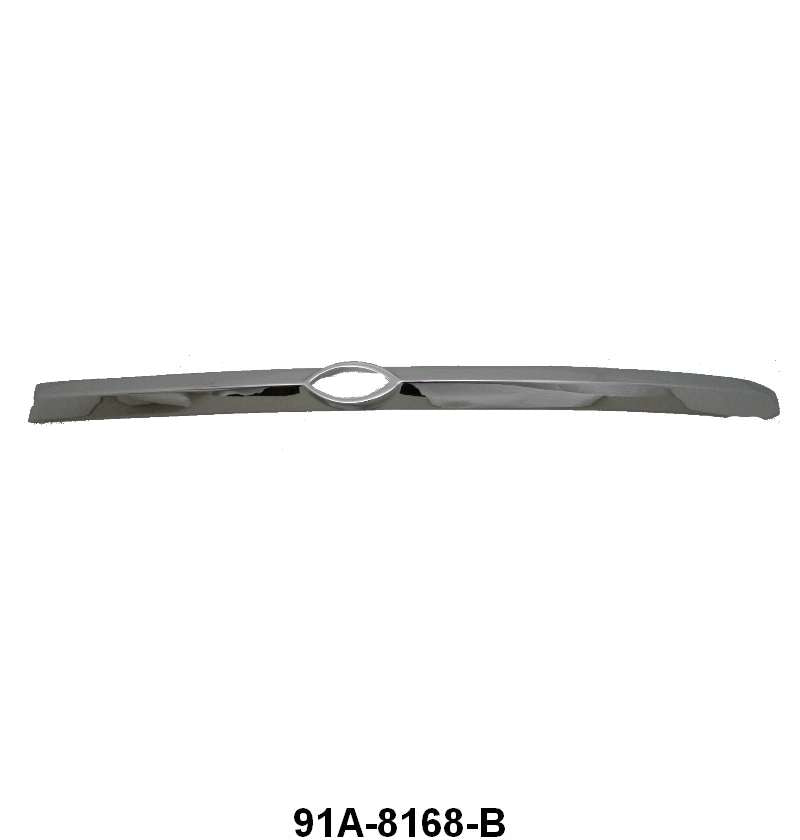 CENTER GRILLE STRIP - 39 DLX PASS, CHROME