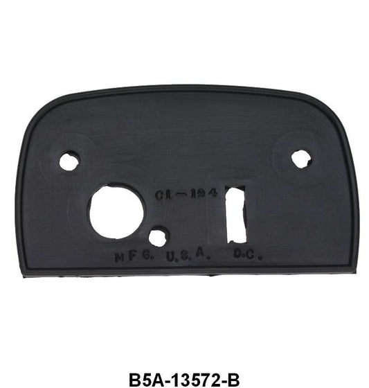LICENSE PLATE LIGHT TO TAILGATE PAD - 55-56 WAGON
