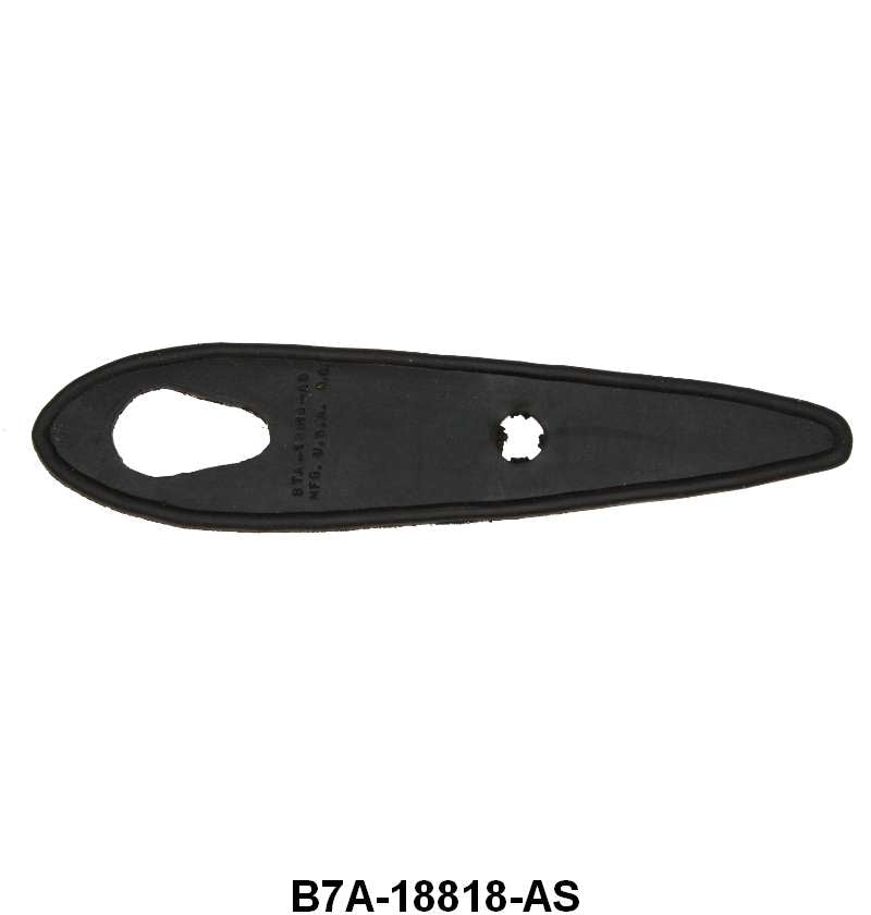 ANTENNA BASE PAD - 57-58 PASS REAR MOUNT ANTENNA