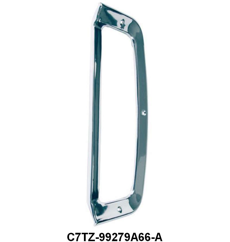 STYLESIDE TAIL LIGHT TRIM/BEZEL - 67-72 F-100/F-250 RH 3 HOLE MOUNT