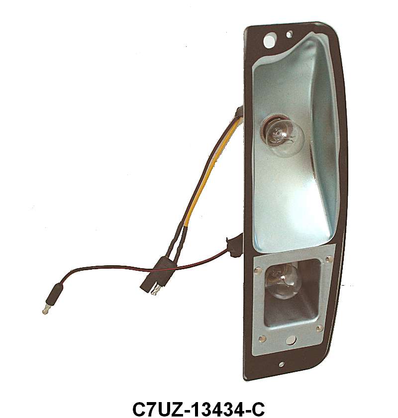 STYLESIDE TAIL LIGHT HOUSING - 67-72 F-100/F-250, 69-72 ECONOLINE RH