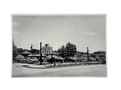 BLACK AND WHITE PICTURE - 1940'S USED CAR LOT