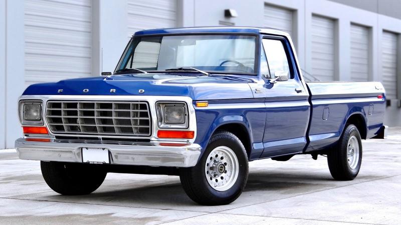 1979 Ford F150 in blue, front quarter view